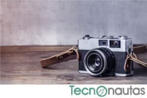 cámara-analógica-tecnología-vintage